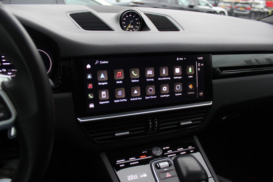 Porsche Cayenne Coupé 3.0 E-Hybrid / Trekhaak / Panoramadak / 360Camera / Luchtvering / 22'' / Leder / Sportchrono / CarPlay / Stoel+Stuurverwarming / Dodehoek / DAB / Cruise Control