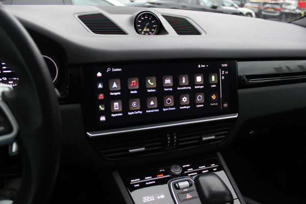 Porsche Cayenne Coupé 3.0 E-Hybrid / Trekhaak / Panoramadak / 360Camera / Luchtvering / 22'' / Leder / Sportchrono / CarPlay / Stoel+Stuurverwarming / Dodehoek / DAB / Cruise Control