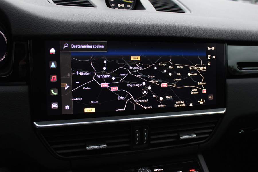 Porsche Cayenne Coupé 3.0 E-Hybrid / Trekhaak / Panoramadak / 360Camera / Luchtvering / 22'' / Leder / Sportchrono / CarPlay / Stoel+Stuurverwarming / Dodehoek / DAB / Cruise Control