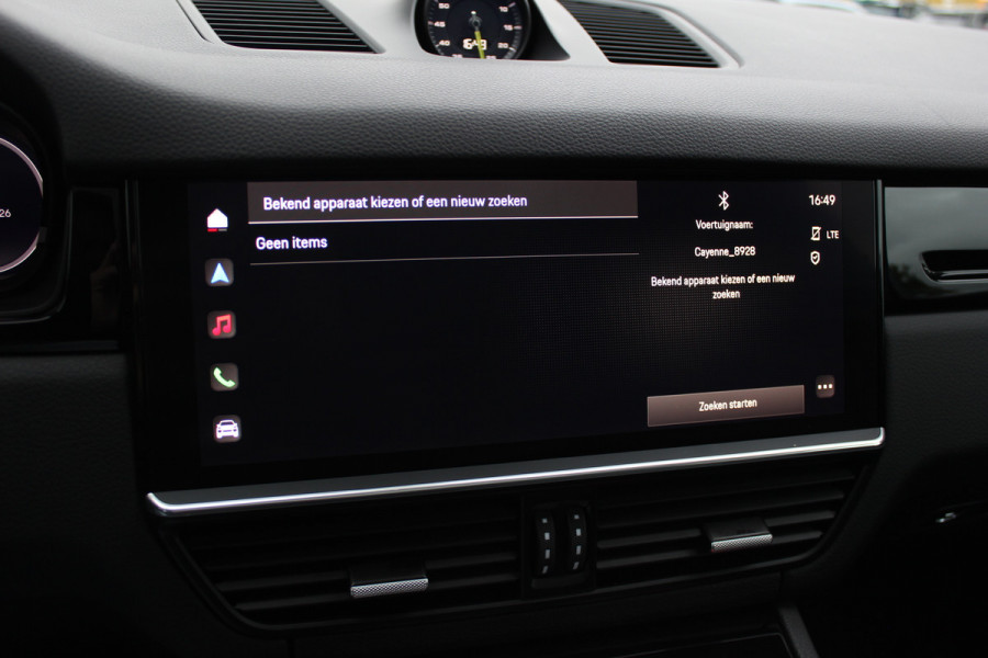 Porsche Cayenne Coupé 3.0 E-Hybrid / Trekhaak / Panoramadak / 360Camera / Luchtvering / 22'' / Leder / Sportchrono / CarPlay / Stoel+Stuurverwarming / Dodehoek / DAB / Cruise Control