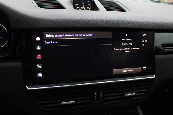 Porsche Cayenne Coupé 3.0 E-Hybrid / Trekhaak / Panoramadak / 360Camera / Luchtvering / 22'' / Leder / Sportchrono / CarPlay / Stoel+Stuurverwarming / Dodehoek / DAB / Cruise Control