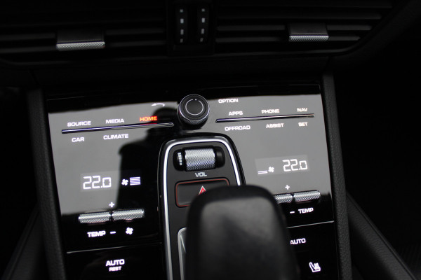 Porsche Cayenne Coupé 3.0 E-Hybrid / Trekhaak / Panoramadak / 360Camera / Luchtvering / 22'' / Leder / Sportchrono / CarPlay / Stoel+Stuurverwarming / Dodehoek / DAB / Cruise Control