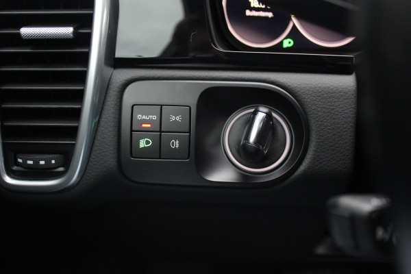Porsche Cayenne Coupé 3.0 E-Hybrid / Trekhaak / Panoramadak / 360Camera / Luchtvering / 22'' / Leder / Sportchrono / CarPlay / Stoel+Stuurverwarming / Dodehoek / DAB / Cruise Control