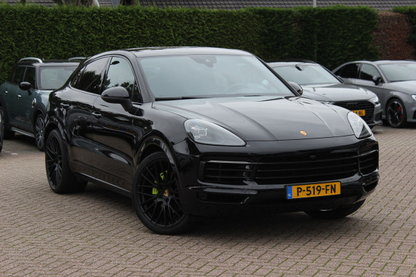 Porsche Cayenne Coupé 3.0 E-Hybrid / Trekhaak / Panoramadak / 360Camera / Luchtvering / 22'' / Leder / Sportchrono / CarPlay / Stoel+Stuurverwarming / Dodehoek / DAB / Cruise Control
