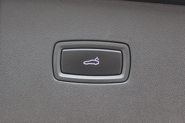 Porsche Cayenne Coupé 3.0 E-Hybrid / Trekhaak / Panoramadak / 360Camera / Luchtvering / 22'' / Leder / Sportchrono / CarPlay / Stoel+Stuurverwarming / Dodehoek / DAB / Cruise Control