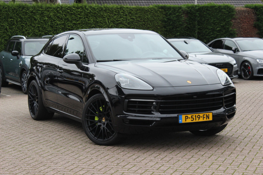 Porsche Cayenne Coupé 3.0 E-Hybrid / Trekhaak / Panoramadak / 360Camera / Luchtvering / 22'' / Leder / Sportchrono / CarPlay / Stoel+Stuurverwarming / Dodehoek / DAB / Cruise Control