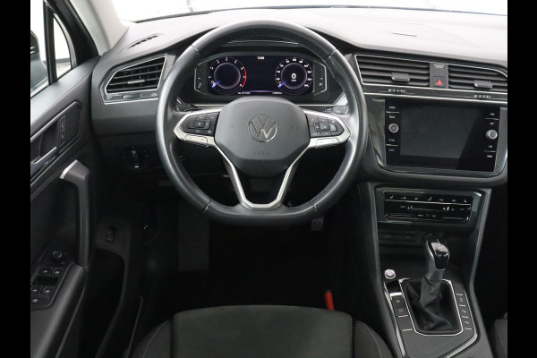Volkswagen Tiguan 1.5 TSI Elegance | Trekhaak | Camera | Pano.Dak | LED | Adapt. Cruise | Stoel/Stuurwielverwarming | Massage stoelen|