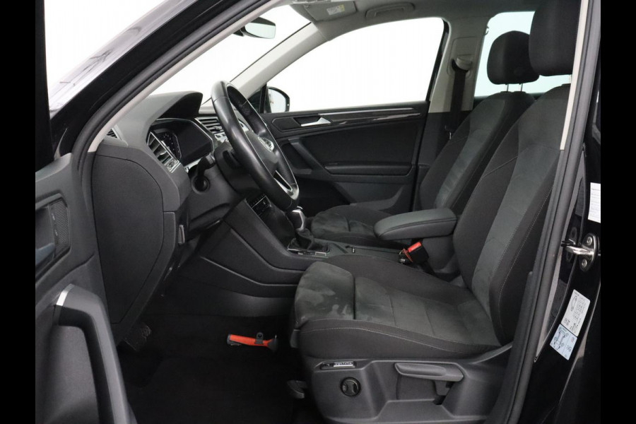Volkswagen Tiguan 1.5 TSI Elegance | Trekhaak | Camera | Pano.Dak | LED | Adapt. Cruise | Stoel/Stuurwielverwarming | Massage stoelen|