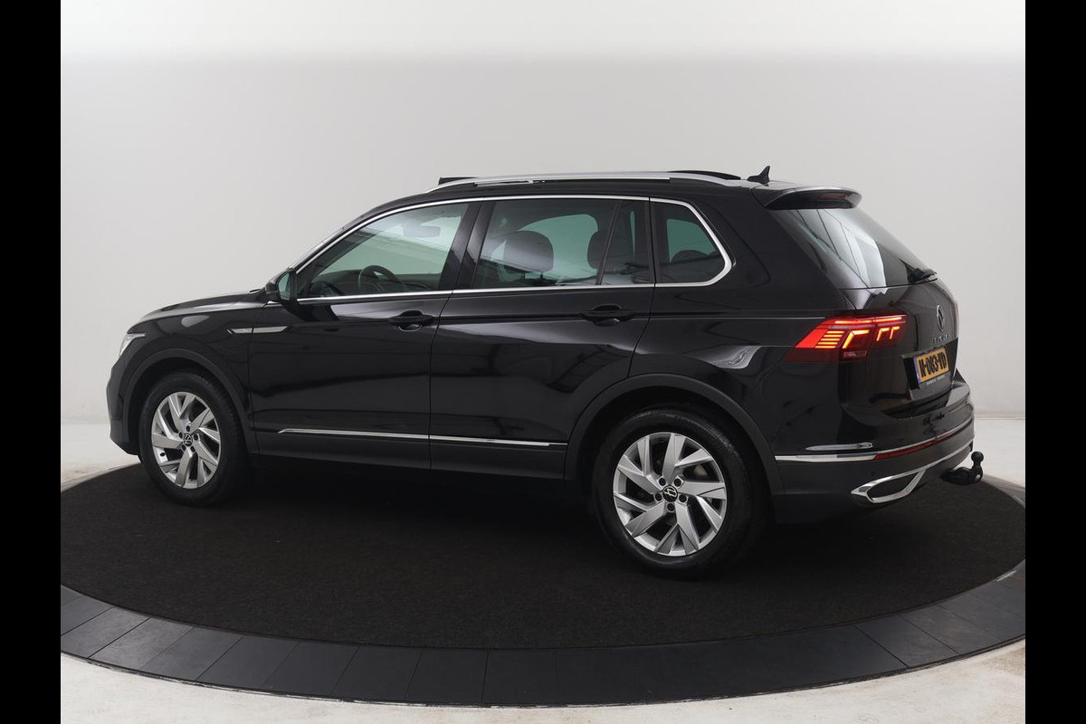 Volkswagen Tiguan 1.5 TSI Elegance | Trekhaak | Camera | Pano.Dak | LED | Adapt. Cruise | Stoel/Stuurwielverwarming | Massage stoelen|