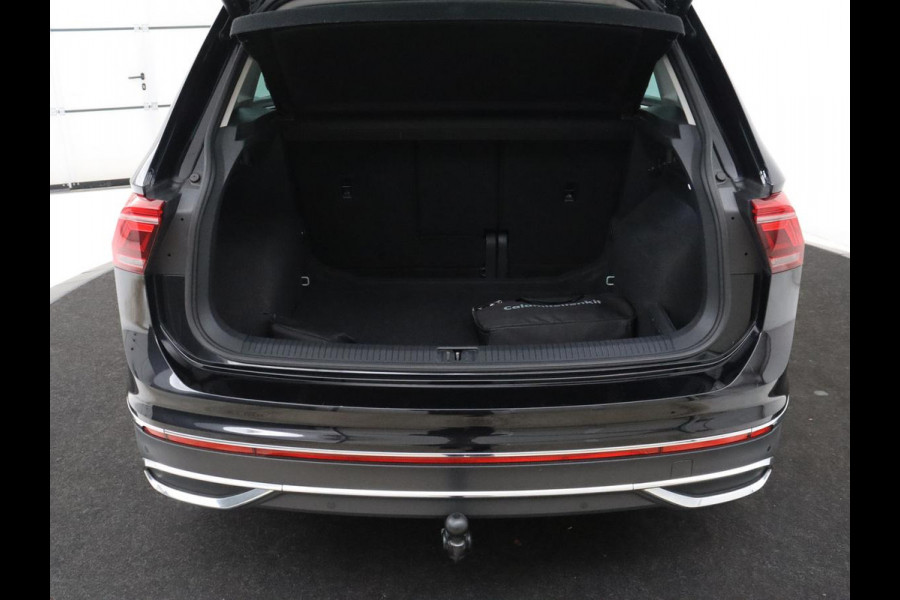 Volkswagen Tiguan 1.5 TSI Elegance | Trekhaak | Camera | Pano.Dak | LED | Adapt. Cruise | Stoel/Stuurwielverwarming | Massage stoelen|