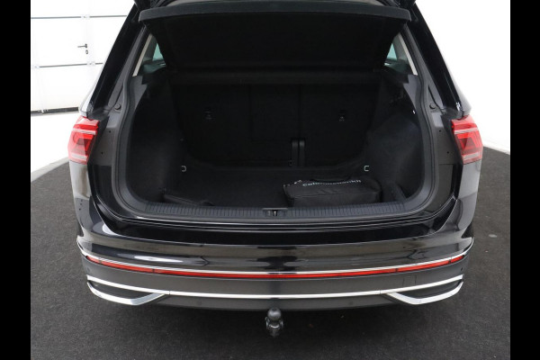 Volkswagen Tiguan 1.5 TSI Elegance | Trekhaak | Camera | Pano.Dak | LED | Adapt. Cruise | Stoel/Stuurwielverwarming | Massage stoelen|