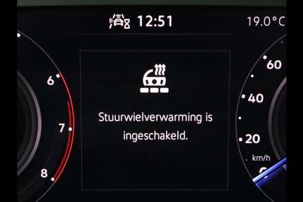 Volkswagen Tiguan 1.5 TSI Elegance | Trekhaak | Camera | Pano.Dak | LED | Adapt. Cruise | Stoel/Stuurwielverwarming | Massage stoelen|
