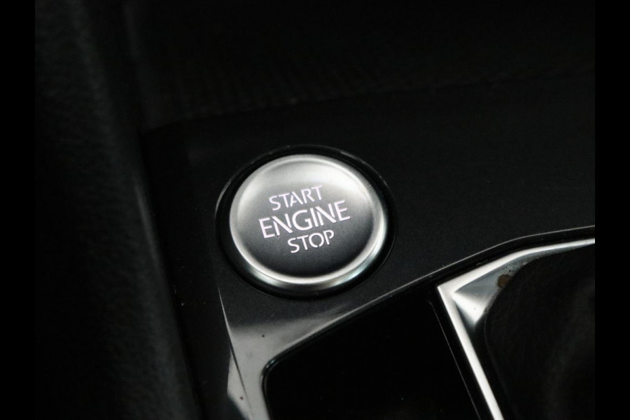 Volkswagen Tiguan 1.5 TSI Elegance | Trekhaak | Camera | Pano.Dak | LED | Adapt. Cruise | Stoel/Stuurwielverwarming | Massage stoelen|
