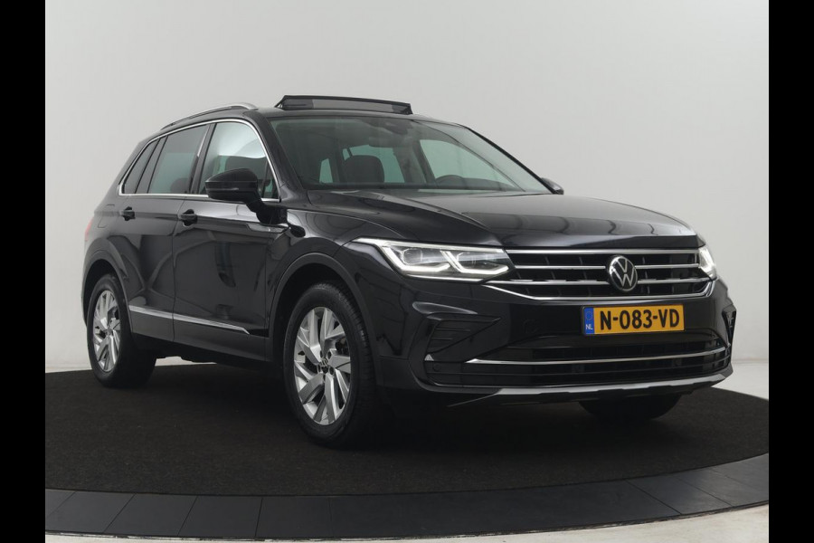 Volkswagen Tiguan 1.5 TSI Elegance | Trekhaak | Camera | Pano.Dak | LED | Adapt. Cruise | Stoel/Stuurwielverwarming | Massage stoelen|