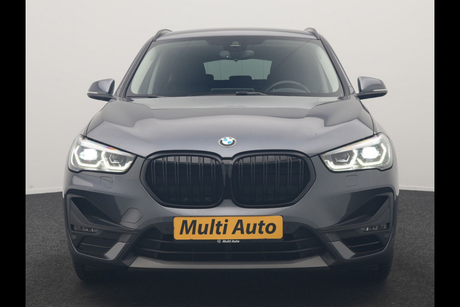BMW X1 xDrive25e Advantage PHEV 221pk Dealer O.H | SOH 87,9% | Trekhaak Afn. | Adaptive Cruise | Head Up | Camera | Sportstoelen Memory & Verwarmd | Stuur Verwarmd | Sfeerverlichting | Navigatie | DAB | 17"L.M | Plug In Hybrid |