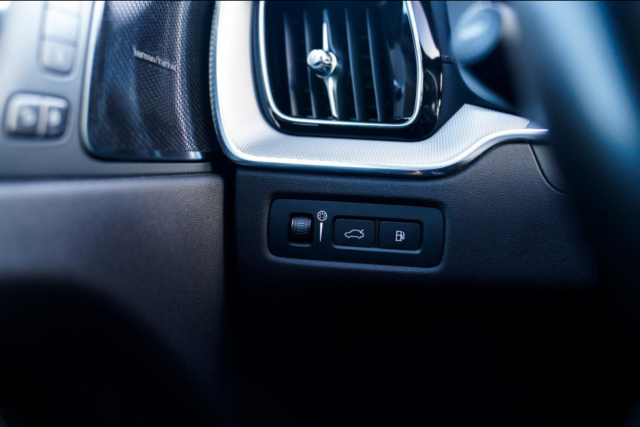 Volvo XC60 2.0 Recharge T8 AWD Mssage | Head Up Display | Stoelverkoeling | Stuurwielverwarming | Harman/Kardon | 360 Camera