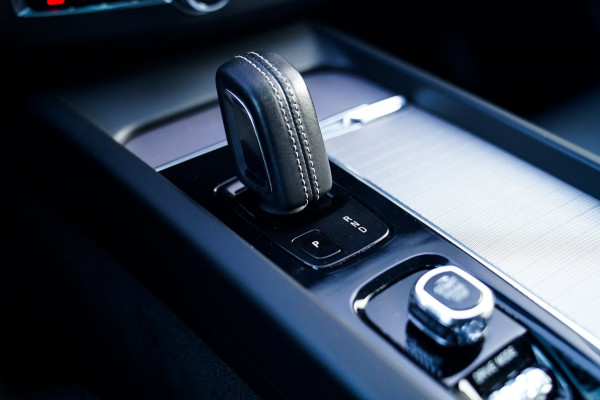 Volvo XC60 2.0 Recharge T8 AWD Mssage | Head Up Display | Stoelverkoeling | Stuurwielverwarming | Harman/Kardon | 360 Camera