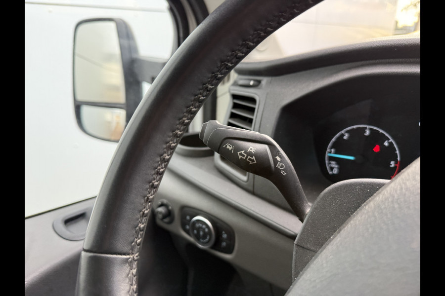 Ford Transit 2.0 TDCI 130PK Laadklep Bakwagen Cruise Control Airco Parkeersensoren Voor Koffer Bakwagen Meubelbak
