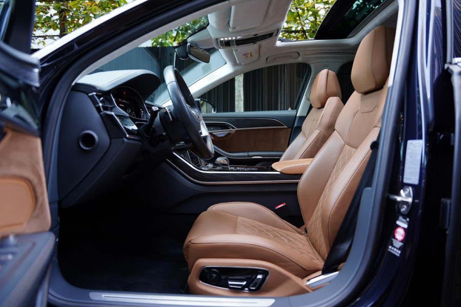 Audi A8 55 TFSI quattro Pro Line Plus / Vierwielbesturing / Panoramadak / B&O