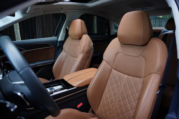 Audi A8 55 TFSI quattro Pro Line Plus / Vierwielbesturing / Panoramadak / B&O