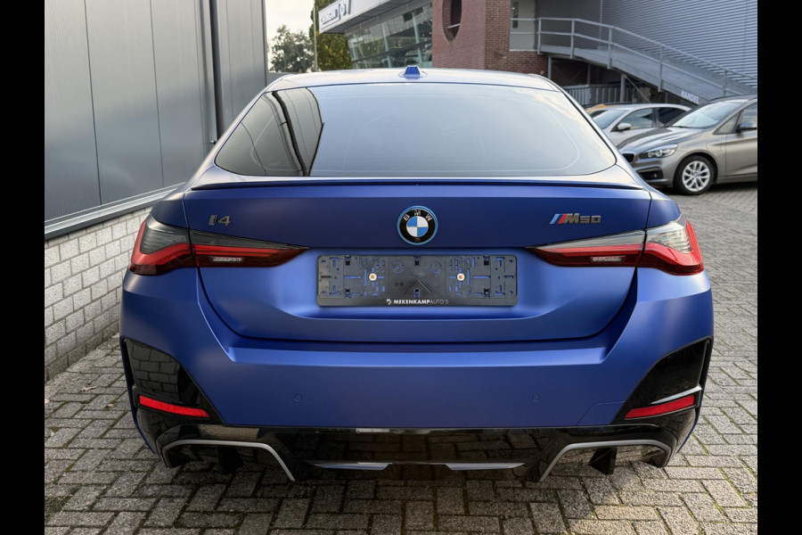 BMW i4 M50 High Executive 84 kWh 19"/SOH 99%/Lederen M-stoelen + memory/Harman Kardon/Keyless/Camera/Adaptief M onderstel/Stoelverwarming