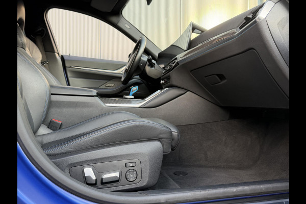 BMW i4 M50 High Executive 84 kWh 19"/SOH 99%/Lederen M-stoelen + memory/Harman Kardon/Keyless/Camera/Adaptief M onderstel/Stoelverwarming
