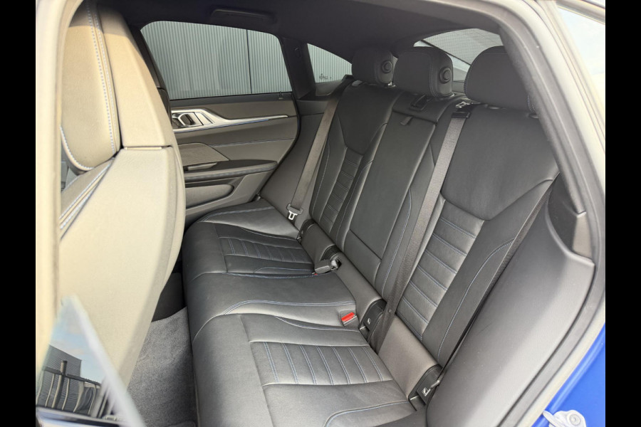 BMW i4 M50 High Executive 84 kWh 19"/SOH 99%/Lederen M-stoelen + memory/Harman Kardon/Keyless/Camera/Adaptief M onderstel/Stoelverwarming