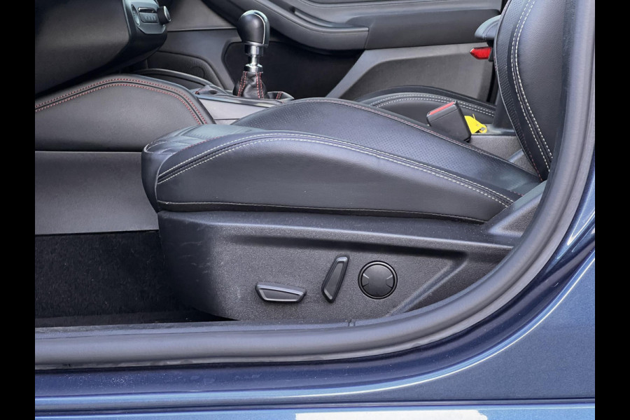 Ford FOCUS Wagon 1.0 EcoBoost Hybrid ST Line | Elektrisch uitklapbare trekhaak | 1000kg trekgewicht | Lederen bekleding | Adaptieve Cruise Control | Winter Pack |