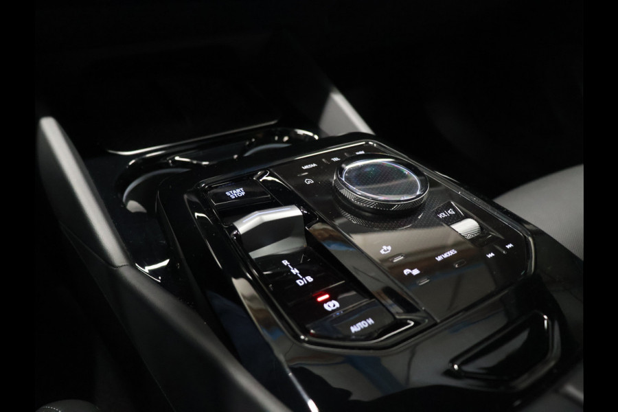 BMW i5 M60 xDrive 84 kWh M Sport Pro [PANORAMADAK, CARBON EXTERIEURPAKKET, M SPORT PAKKET, TREKHAAK, APPLE CARPLAY, ANDROID, BOWERS & WILKINS, CRUISE CONTROL, SFEERVERLICHTING, 360 CAMERA V+A, STOELVERWARMING, STUURVERWARMING, S