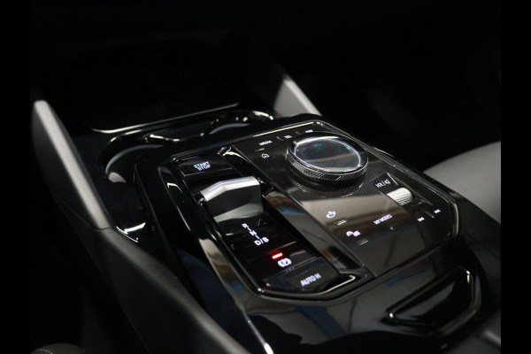 BMW i5 M60 xDrive 84 kWh M Sport Pro [PANORAMADAK, CARBON EXTERIEURPAKKET, M SPORT PAKKET, TREKHAAK, APPLE CARPLAY, ANDROID, BOWERS & WILKINS, CRUISE CONTROL, SFEERVERLICHTING, 360 CAMERA V+A, STOELVERWARMING, STUURVERWARMING, S