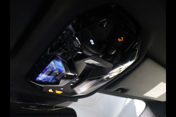 BMW i5 M60 xDrive 84 kWh M Sport Pro [PANORAMADAK, CARBON EXTERIEURPAKKET, M SPORT PAKKET, TREKHAAK, APPLE CARPLAY, ANDROID, BOWERS & WILKINS, CRUISE CONTROL, SFEERVERLICHTING, 360 CAMERA V+A, STOELVERWARMING, STUURVERWARMING, S