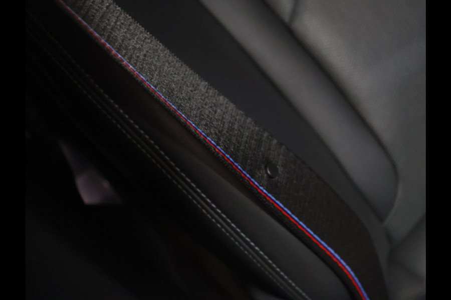 BMW i5 M60 xDrive 84 kWh M Sport Pro [PANORAMADAK, CARBON EXTERIEURPAKKET, M SPORT PAKKET, TREKHAAK, APPLE CARPLAY, ANDROID, BOWERS & WILKINS, CRUISE CONTROL, SFEERVERLICHTING, 360 CAMERA V+A, STOELVERWARMING, STUURVERWARMING, S