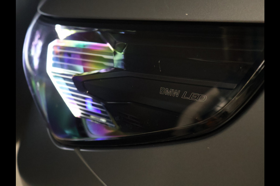 BMW i5 M60 xDrive 84 kWh M Sport Pro [PANORAMADAK, CARBON EXTERIEURPAKKET, M SPORT PAKKET, TREKHAAK, APPLE CARPLAY, ANDROID, BOWERS & WILKINS, CRUISE CONTROL, SFEERVERLICHTING, 360 CAMERA V+A, STOELVERWARMING, STUURVERWARMING, S
