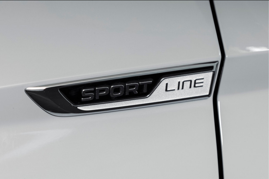 Škoda Karoq 1.5 TSI ACT Sportline Business 150 PK | S/K-Panodak | Dig. Cockpit | Adapt. Cruise | Stoel-+Stuurverw. | PDC | Camera | NAV + App. Connect | ECC | Afn. Trekhaak | LM 19" |