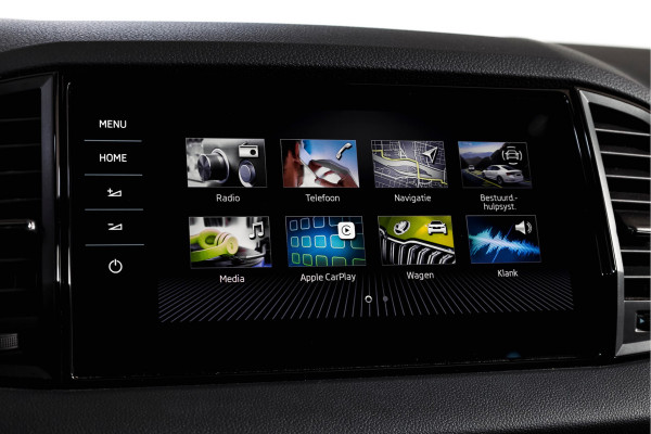 Škoda Karoq 1.5 TSI ACT Sportline Business 150 PK | S/K-Panodak | Dig. Cockpit | Adapt. Cruise | Stoel-+Stuurverw. | PDC | Camera | NAV + App. Connect | ECC | Afn. Trekhaak | LM 19" |