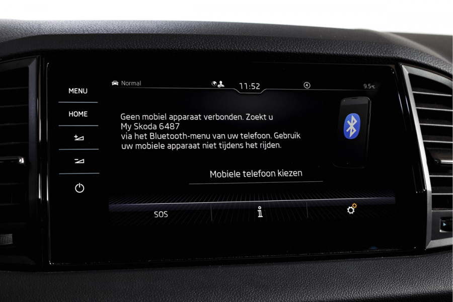 Škoda Karoq 1.5 TSI ACT Sportline Business 150 PK | S/K-Panodak | Dig. Cockpit | Adapt. Cruise | Stoel-+Stuurverw. | PDC | Camera | NAV + App. Connect | ECC | Afn. Trekhaak | LM 19" |