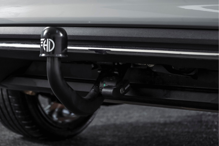 Škoda Karoq 1.5 TSI ACT Sportline Business 150 PK | S/K-Panodak | Dig. Cockpit | Adapt. Cruise | Stoel-+Stuurverw. | PDC | Camera | NAV + App. Connect | ECC | Afn. Trekhaak | LM 19" |