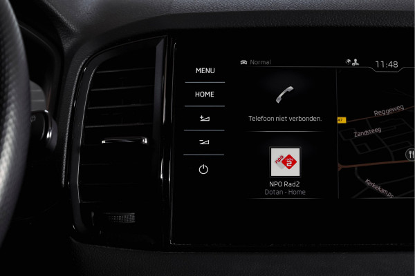 Škoda Karoq 1.5 TSI ACT Sportline Business 150 PK | S/K-Panodak | Dig. Cockpit | Adapt. Cruise | Stoel-+Stuurverw. | PDC | Camera | NAV + App. Connect | ECC | Afn. Trekhaak | LM 19" |
