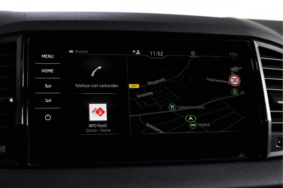 Škoda Karoq 1.5 TSI ACT Sportline Business 150 PK | S/K-Panodak | Dig. Cockpit | Adapt. Cruise | Stoel-+Stuurverw. | PDC | Camera | NAV + App. Connect | ECC | Afn. Trekhaak | LM 19" |