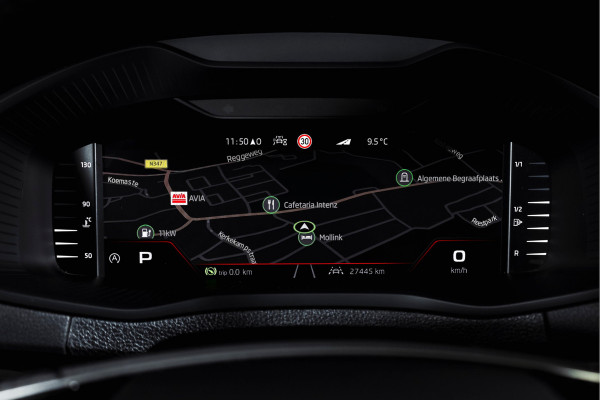 Škoda Karoq 1.5 TSI ACT Sportline Business 150 PK | S/K-Panodak | Dig. Cockpit | Adapt. Cruise | Stoel-+Stuurverw. | PDC | Camera | NAV + App. Connect | ECC | Afn. Trekhaak | LM 19" |