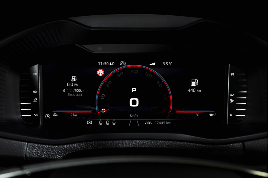 Škoda Karoq 1.5 TSI ACT Sportline Business 150 PK | S/K-Panodak | Dig. Cockpit | Adapt. Cruise | Stoel-+Stuurverw. | PDC | Camera | NAV + App. Connect | ECC | Afn. Trekhaak | LM 19" |