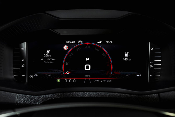 Škoda Karoq 1.5 TSI ACT Sportline Business 150 PK | S/K-Panodak | Dig. Cockpit | Adapt. Cruise | Stoel-+Stuurverw. | PDC | Camera | NAV + App. Connect | ECC | Afn. Trekhaak | LM 19" |