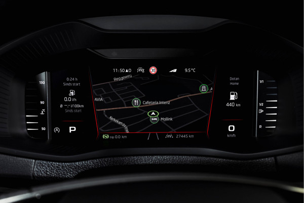 Škoda Karoq 1.5 TSI ACT Sportline Business 150 PK | S/K-Panodak | Dig. Cockpit | Adapt. Cruise | Stoel-+Stuurverw. | PDC | Camera | NAV + App. Connect | ECC | Afn. Trekhaak | LM 19" |