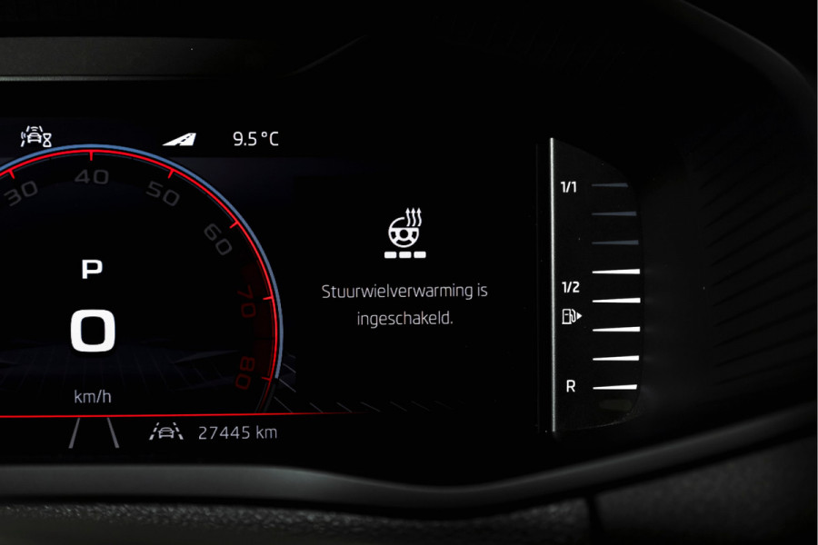 Škoda Karoq 1.5 TSI ACT Sportline Business 150 PK | S/K-Panodak | Dig. Cockpit | Adapt. Cruise | Stoel-+Stuurverw. | PDC | Camera | NAV + App. Connect | ECC | Afn. Trekhaak | LM 19" |