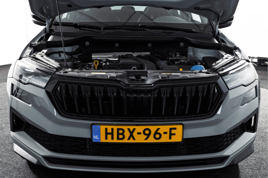 Škoda Karoq 1.5 TSI ACT Sportline Business 150 PK | S/K-Panodak | Dig. Cockpit | Adapt. Cruise | Stoel-+Stuurverw. | PDC | Camera | NAV + App. Connect | ECC | Afn. Trekhaak | LM 19" |