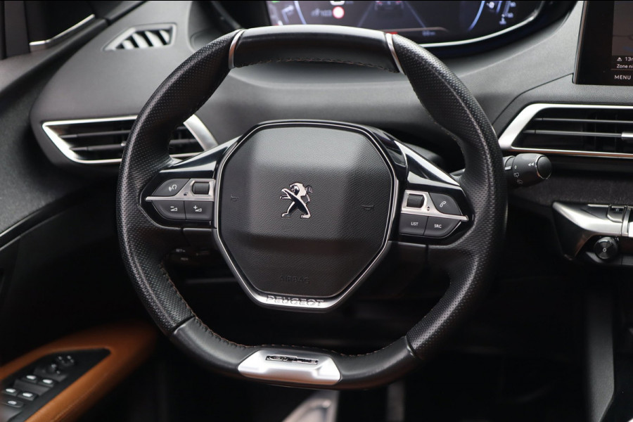 Peugeot 5008 1.2 PureTech Blue GT-Line / PANO / KEYLESS / CAMERA / FOCAL / CARPLAY