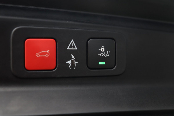 Peugeot 5008 1.2 PureTech Blue GT-Line / PANO / KEYLESS / CAMERA / FOCAL / CARPLAY