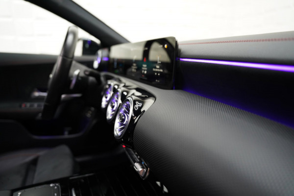 Mercedes-Benz CLA-Klasse 250 e AMG NIGHT PANO SFEER 360