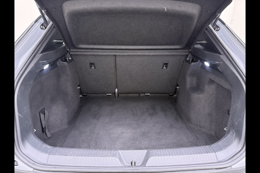 Volkswagen ID.4 204PK 82kWh SOH 97% Camera Adap.Cruise Keyless Navi Ecc Apple Carplay Android Auto Assistentie Pakket Lmv 19" Led Isofix DAB Wifi Bluetooth Rijstrooksensor 1e Eigenaar Origineel Nederlandse Auto