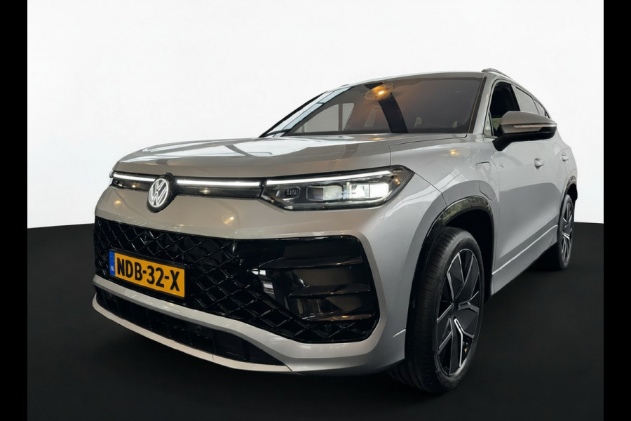 Volkswagen Tayron 1.5 eHybrid 272PK DSG R-LINE SPORT HARMAN-KARDON/360° CAMERA/TREKHAAK FABRIEKSGARANTIE TOT 2030